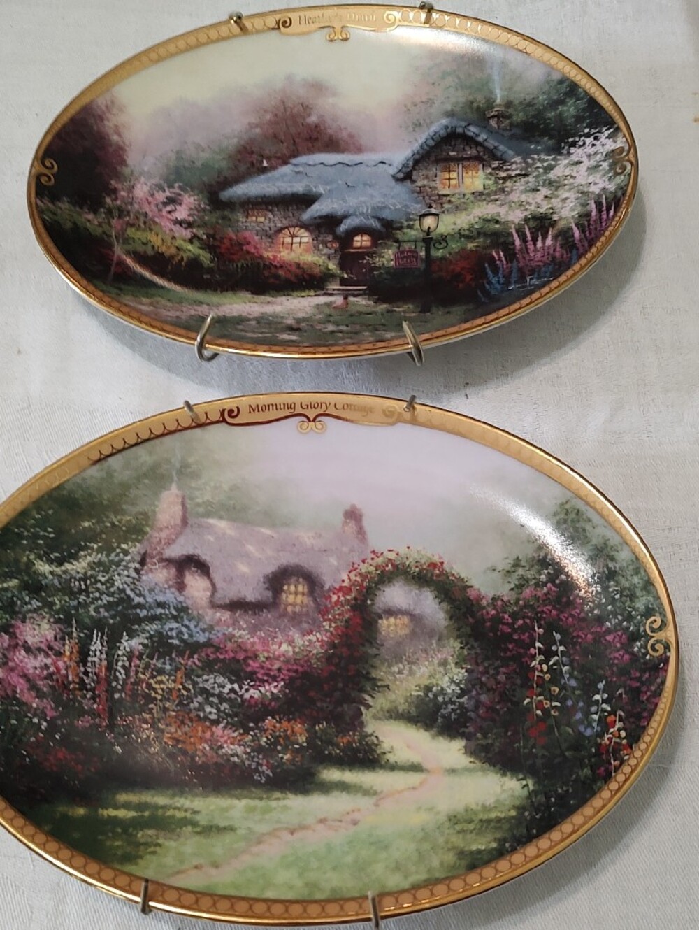 Beautiful Pair Of Thomas Kincade Collector Plates